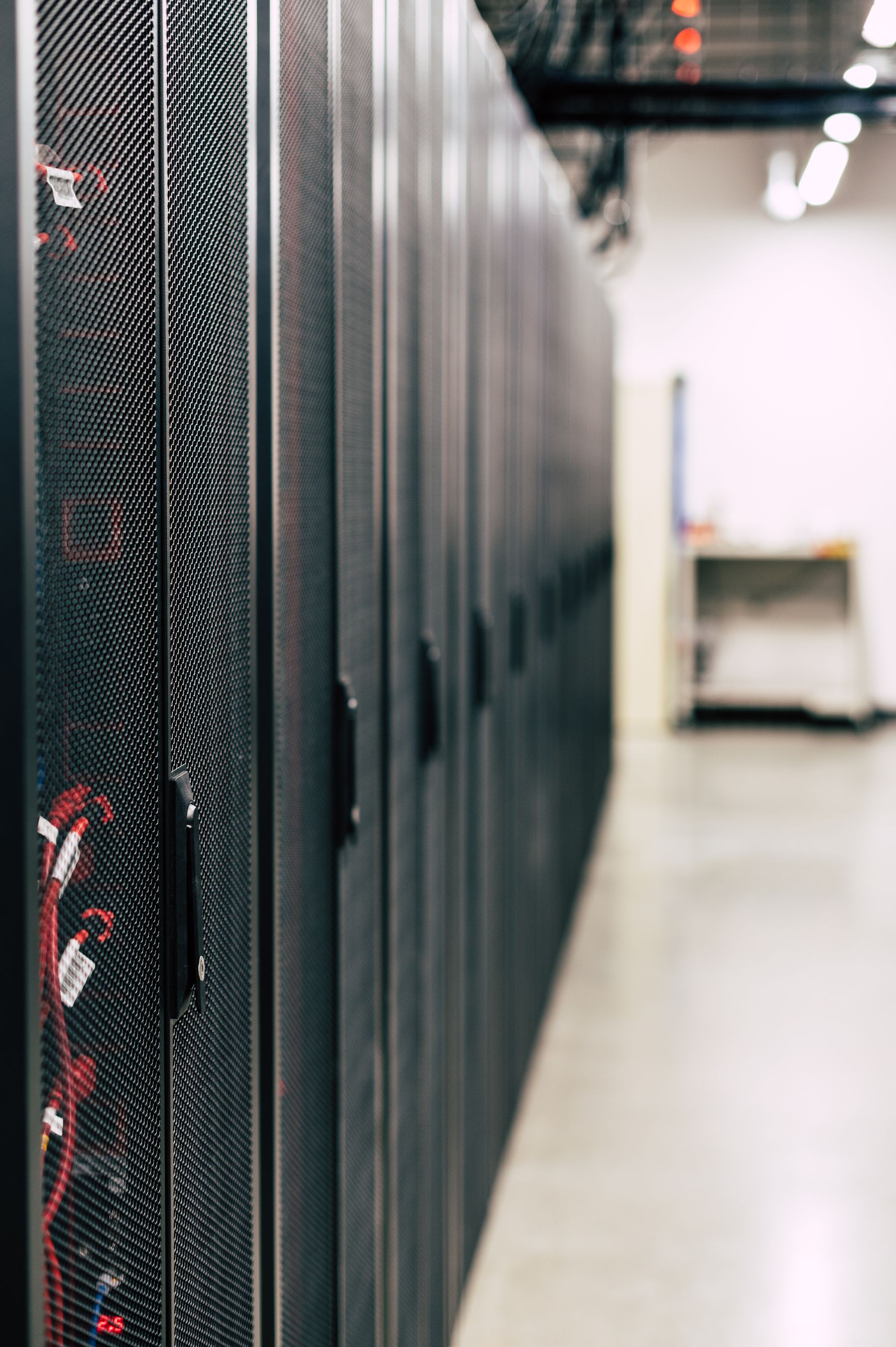 Serverracks als Symbol für die Industrial AI Cloud in München